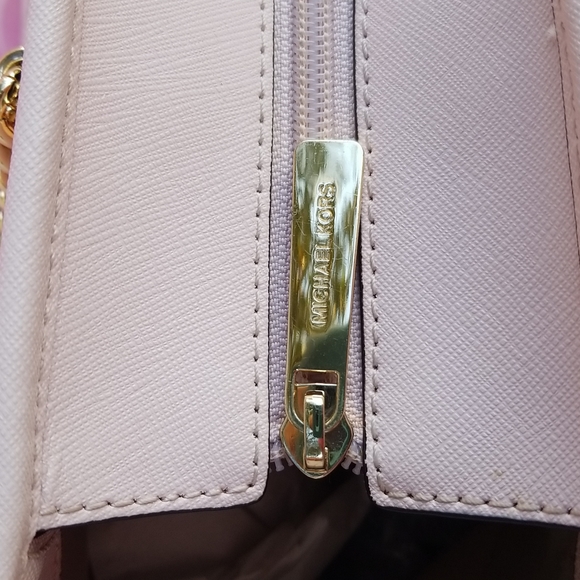 Authentic Michael Kors Large Purse  EUC - Picture 8 of 12